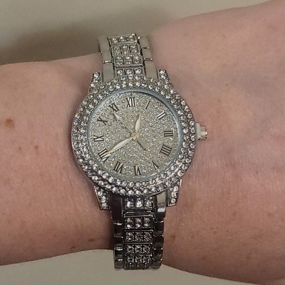 "Iced" Rhinestone Quartz Watch *Comes With Free Gift* - Picture 7 of 11